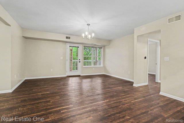 2271 S Main Street, Ann Arbor, MI 48103