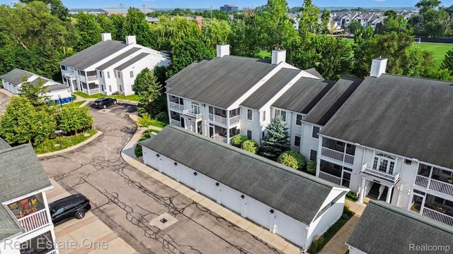 2271 S Main Street, Ann Arbor, MI 48103