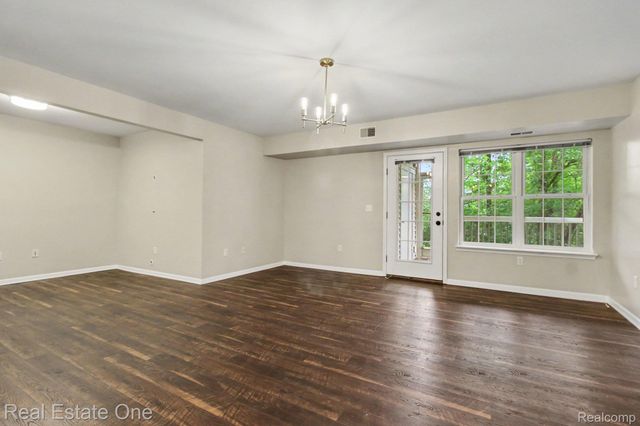 2271 S Main Street, Ann Arbor, MI 48103