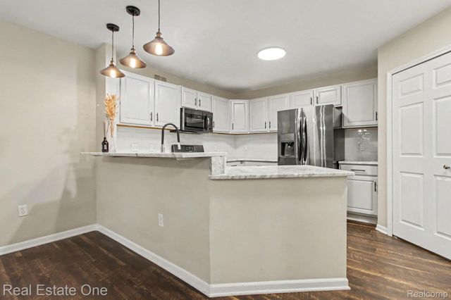 2271 S Main Street, Ann Arbor, MI 48103