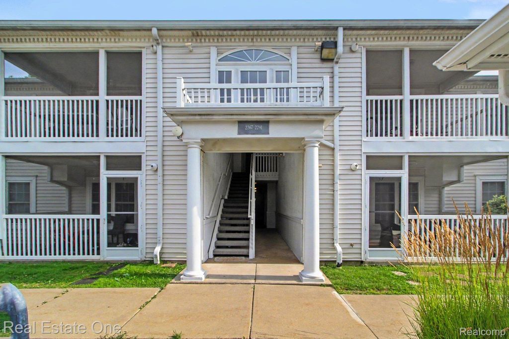 2271 S Main Street, Ann Arbor, MI 48103