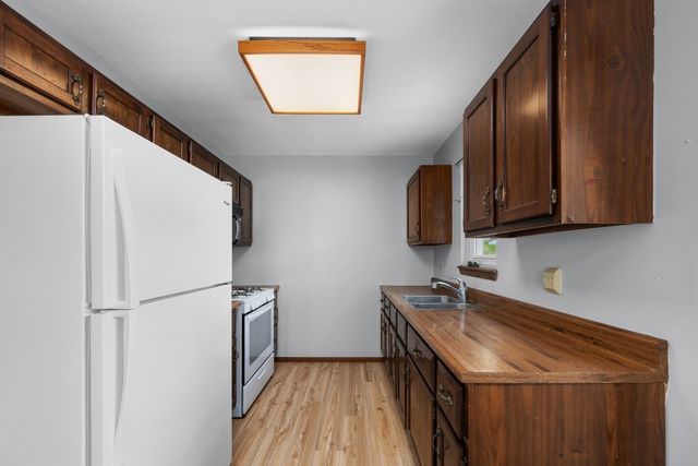 2616 Sheffield Drive, Davenport, IA 52806