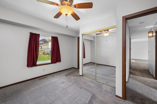 2616 Sheffield Drive, Davenport, IA 52806