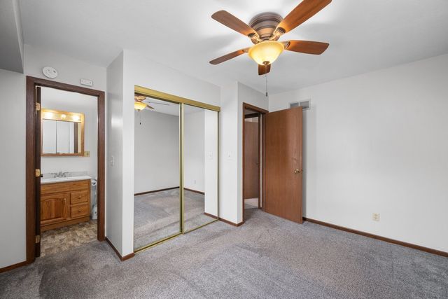 2616 Sheffield Drive, Davenport, IA 52806