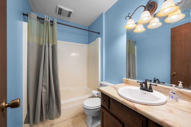 2616 Sheffield Drive, Davenport, IA 52806