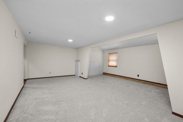 2616 Sheffield Drive, Davenport, IA 52806