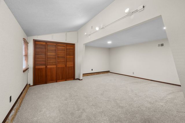 2616 Sheffield Drive, Davenport, IA 52806