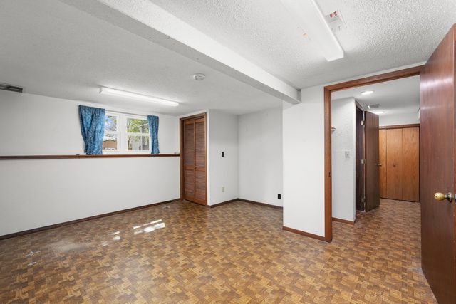 2616 Sheffield Drive, Davenport, IA 52806