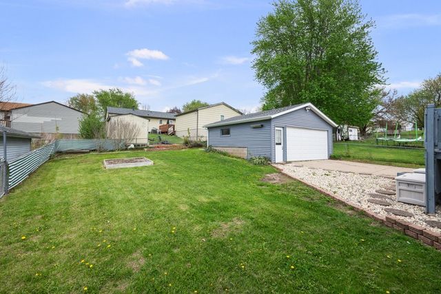 2616 Sheffield Drive, Davenport, IA 52806