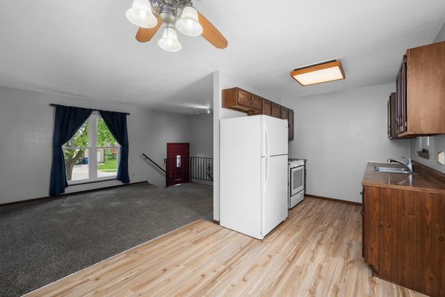 2616 Sheffield Drive, Davenport, IA 52806