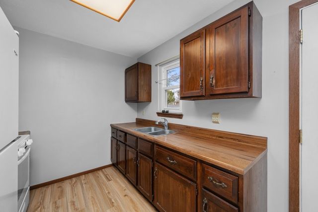 2616 Sheffield Drive, Davenport, IA 52806