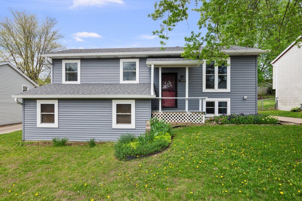 2616 Sheffield Drive, Davenport, IA 52806