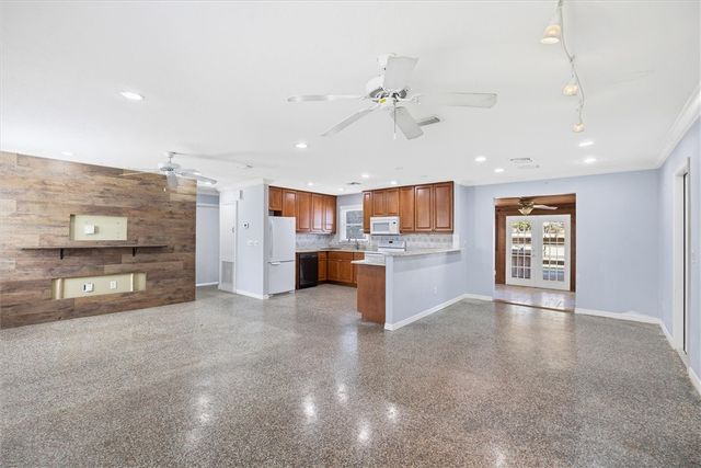 1665 28th Avenue, Vero Beach, FL 32960