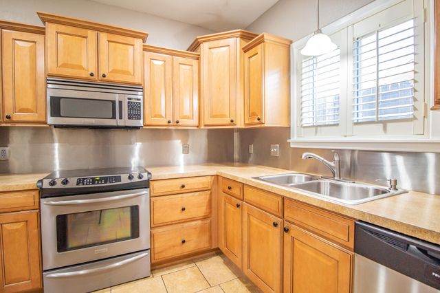 4831 10th Street, Lubbock, TX 79416