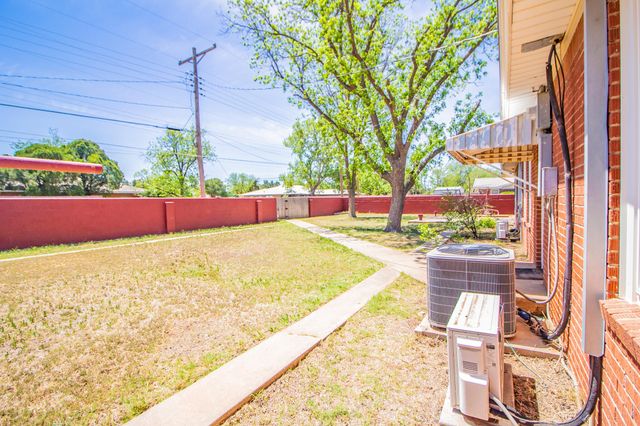 4831 10th Street, Lubbock, TX 79416