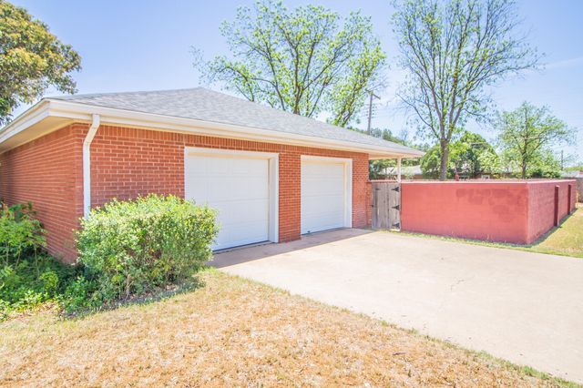 4831 10th Street, Lubbock, TX 79416