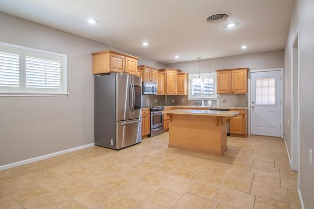 4831 10th Street, Lubbock, TX 79416