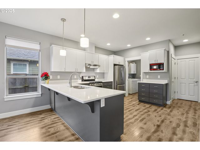 3569 Ne JOEL St, Mc Minnville, OR 97128