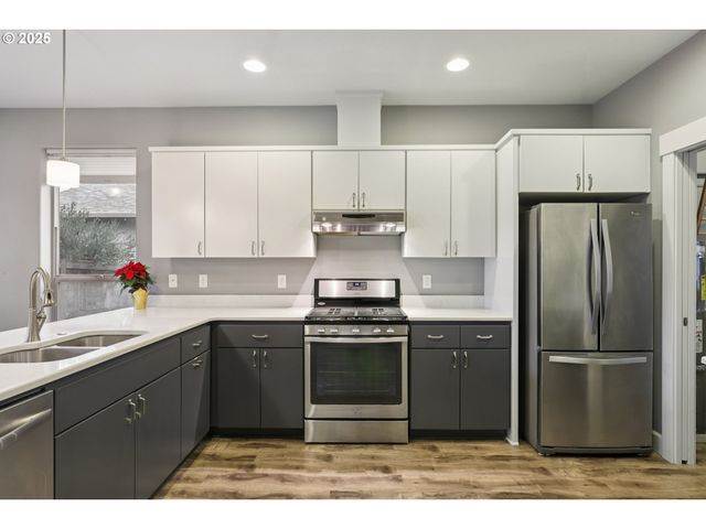 3569 Ne JOEL St, Mc Minnville, OR 97128