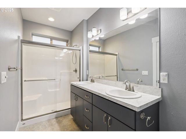 3569 Ne JOEL St, Mc Minnville, OR 97128