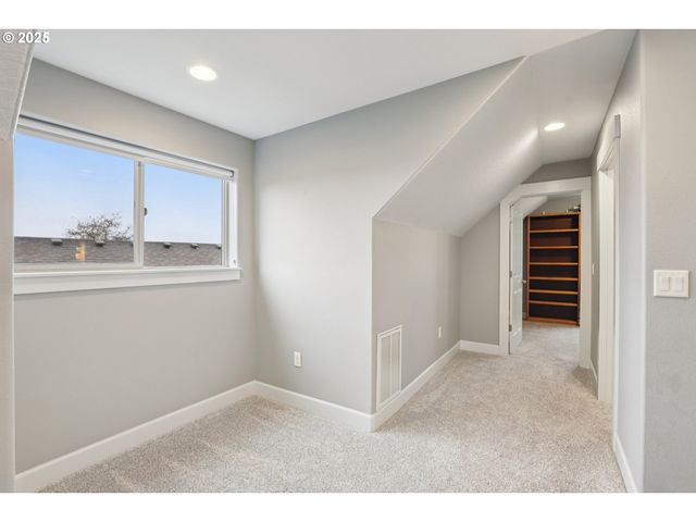 3569 Ne JOEL St, Mc Minnville, OR 97128