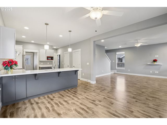 3569 Ne JOEL St, Mc Minnville, OR 97128