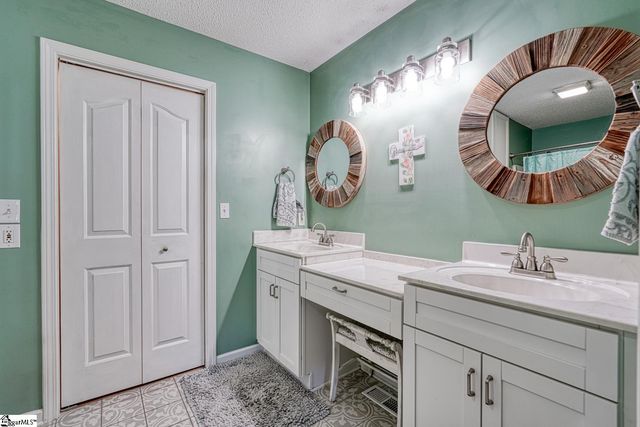 103 Cheyenne Ridge Trail, Campobello, SC 29322