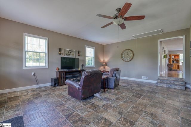 103 Cheyenne Ridge Trail, Campobello, SC 29322