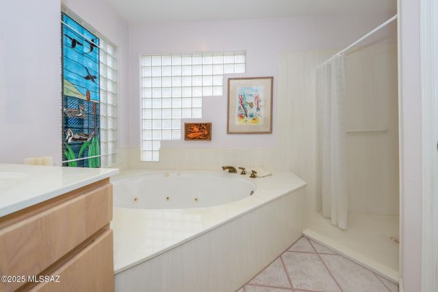 1964 S Abrego Drive, Green Valley, AZ 85614