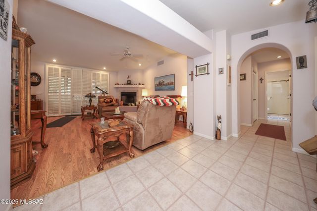 1964 S Abrego Drive, Green Valley, AZ 85614