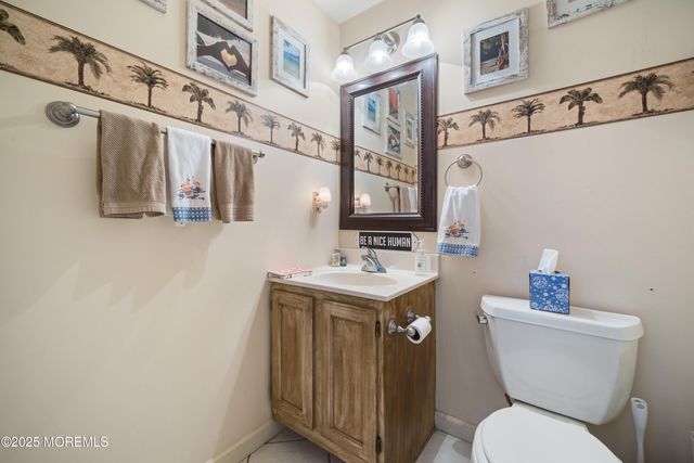 33 Blue Heron Lane, Bayville, NJ 08721