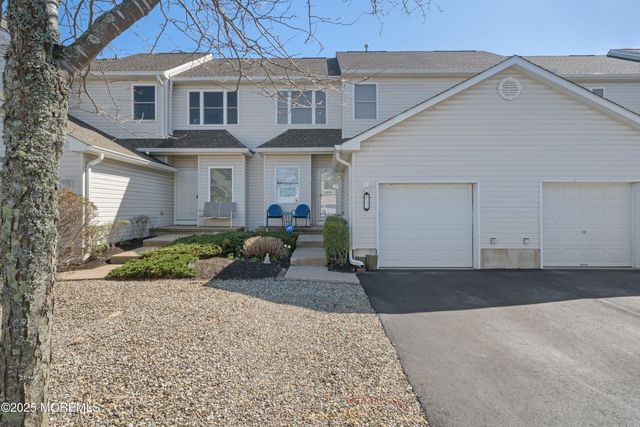 33 Blue Heron Lane, Bayville, NJ 08721