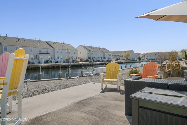 33 Blue Heron Lane, Bayville, NJ 08721