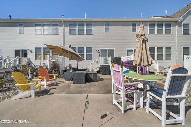 33 Blue Heron Lane, Bayville, NJ 08721