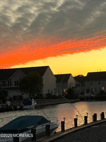 33 Blue Heron Lane, Bayville, NJ 08721