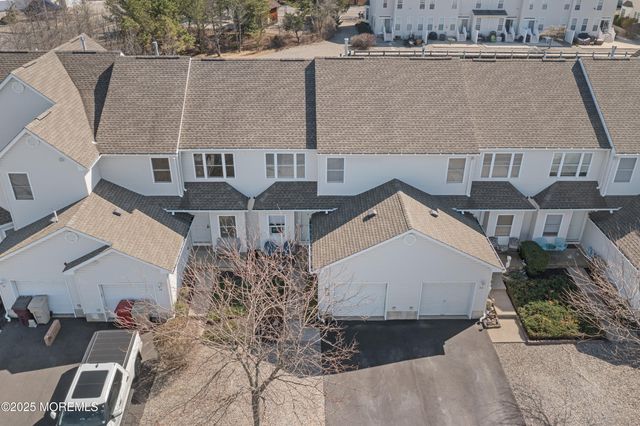 33 Blue Heron Lane, Bayville, NJ 08721