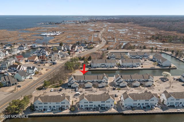 33 Blue Heron Lane, Bayville, NJ 08721