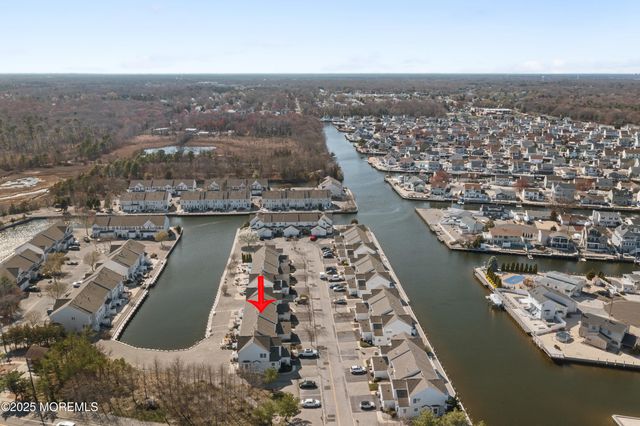 33 Blue Heron Lane, Bayville, NJ 08721