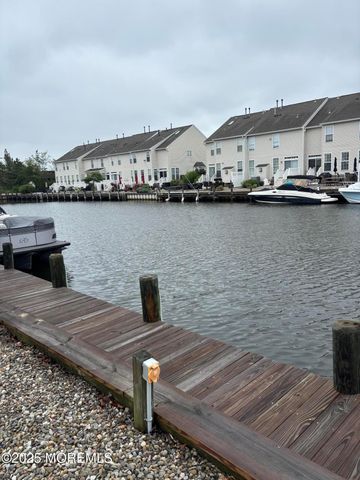 33 Blue Heron Lane, Bayville, NJ 08721