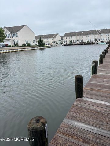 33 Blue Heron Lane, Bayville, NJ 08721