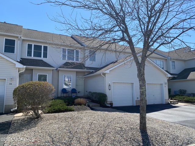 33 Blue Heron Lane, Bayville, NJ 08721