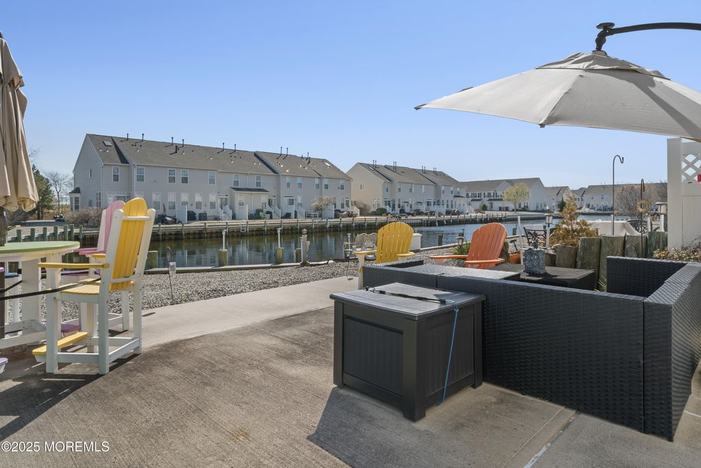 33 Blue Heron Lane, Bayville, NJ 08721