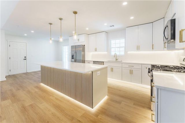 216 Fairview Point, Ellenwood, GA 30294