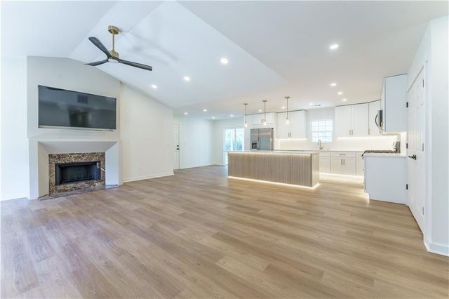 216 Fairview Point, Ellenwood, GA 30294