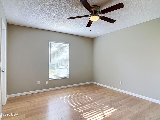 651 W Blue Lake Terrace, Deland, FL 32724