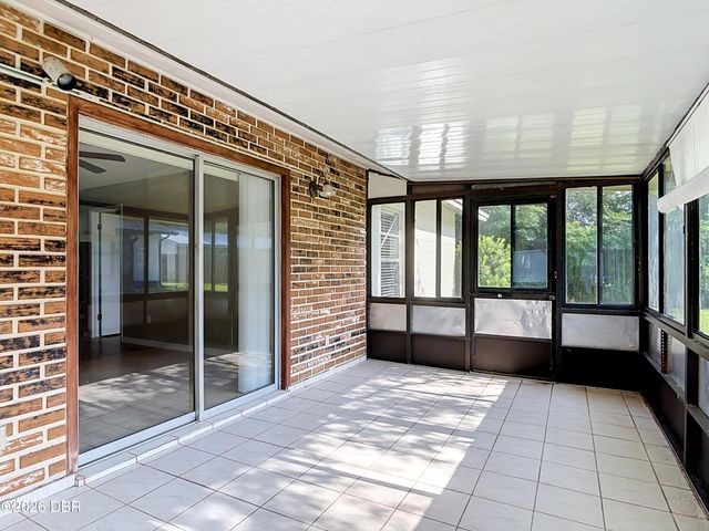651 W Blue Lake Terrace, Deland, FL 32724