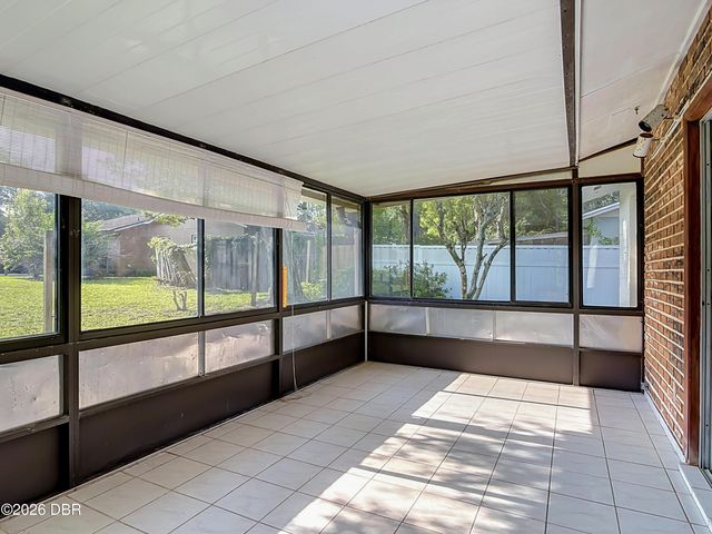 651 W Blue Lake Terrace, Deland, FL 32724