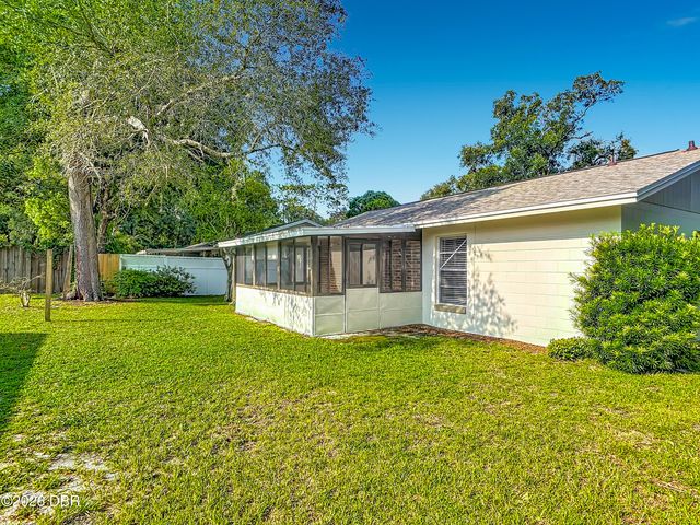651 W Blue Lake Terrace, Deland, FL 32724