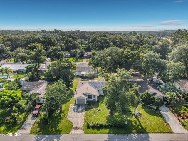 651 W Blue Lake Terrace, Deland, FL 32724