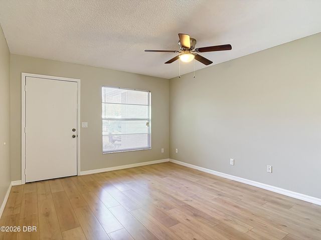 651 W Blue Lake Terrace, Deland, FL 32724